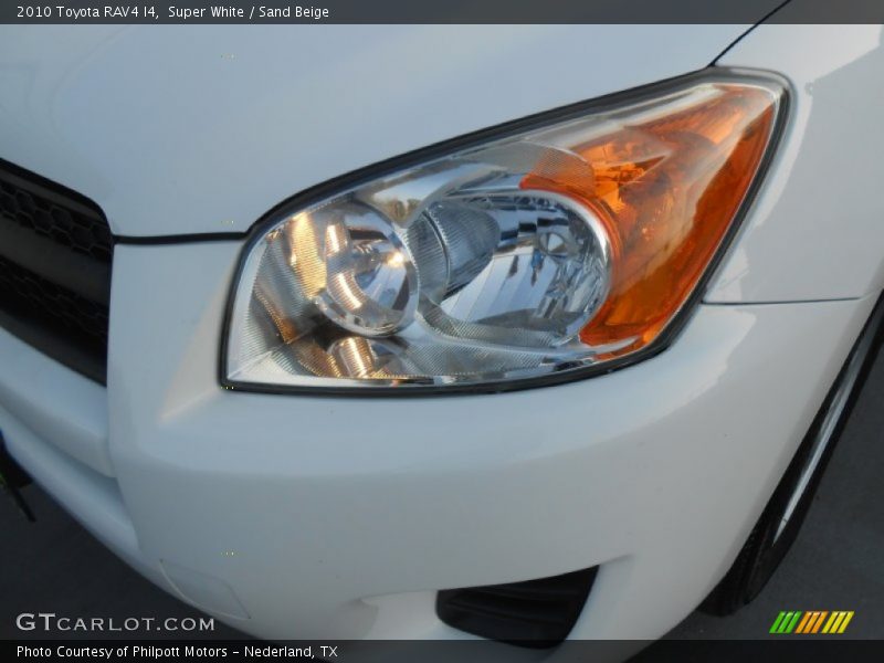 Super White / Sand Beige 2010 Toyota RAV4 I4