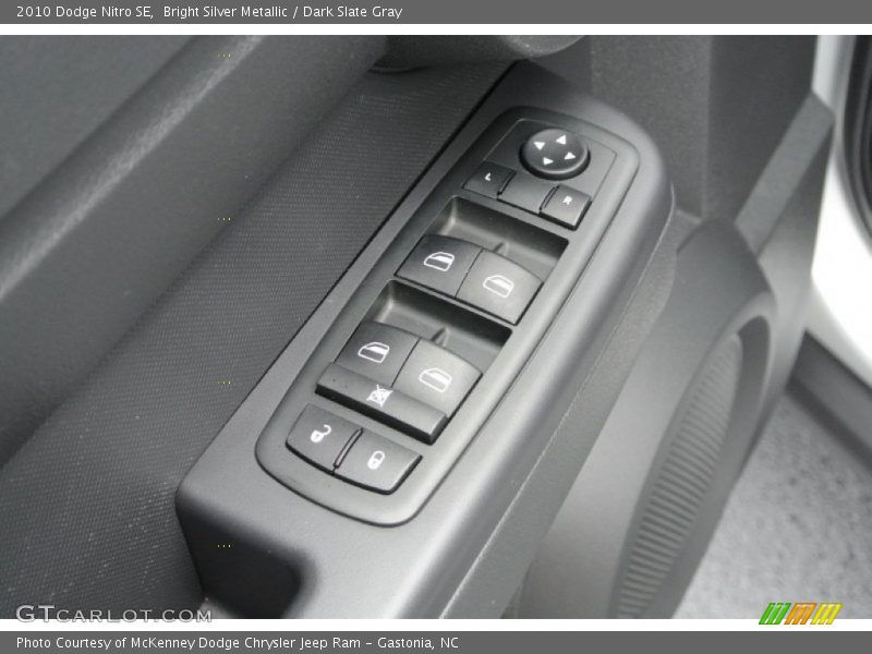 Bright Silver Metallic / Dark Slate Gray 2010 Dodge Nitro SE
