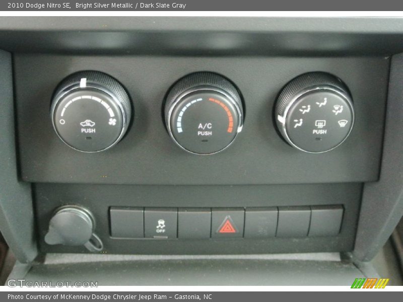 Bright Silver Metallic / Dark Slate Gray 2010 Dodge Nitro SE