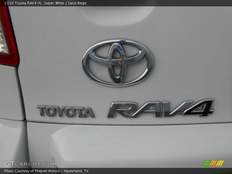 Super White / Sand Beige 2010 Toyota RAV4 I4