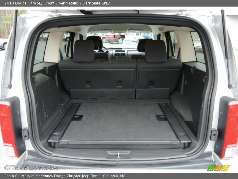 Bright Silver Metallic / Dark Slate Gray 2010 Dodge Nitro SE