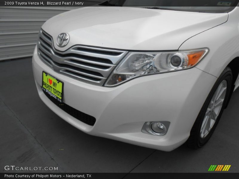 Blizzard Pearl / Ivory 2009 Toyota Venza I4
