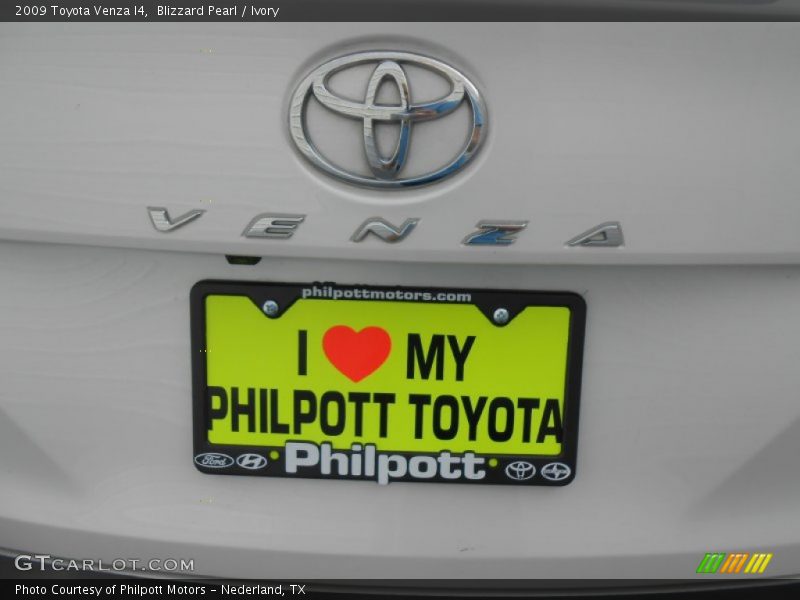 Blizzard Pearl / Ivory 2009 Toyota Venza I4