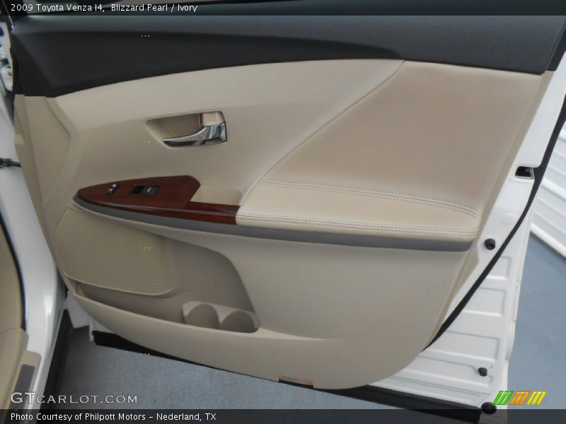 Blizzard Pearl / Ivory 2009 Toyota Venza I4