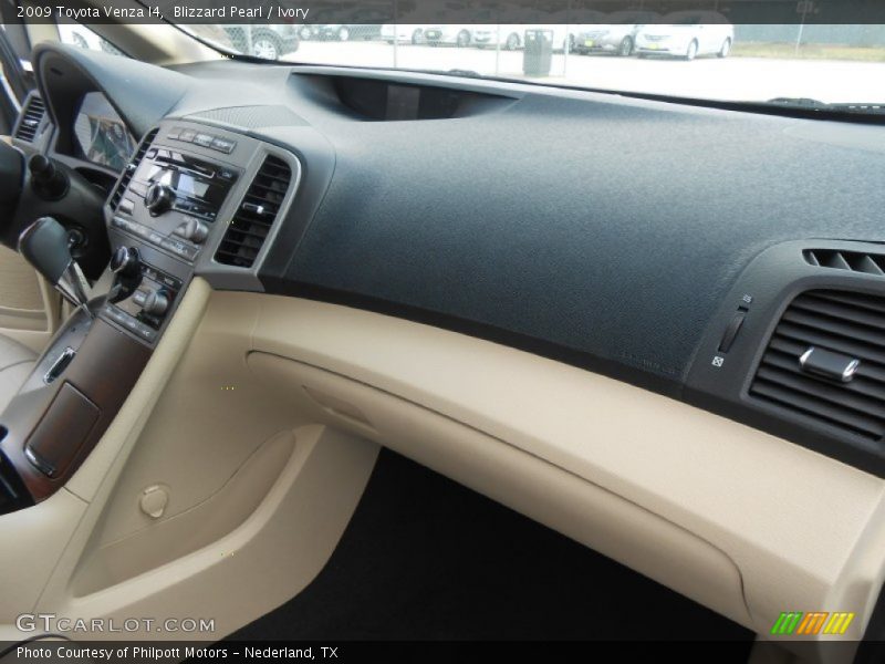 Blizzard Pearl / Ivory 2009 Toyota Venza I4