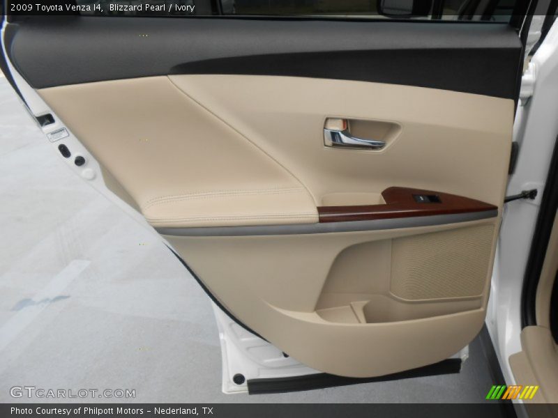 Blizzard Pearl / Ivory 2009 Toyota Venza I4