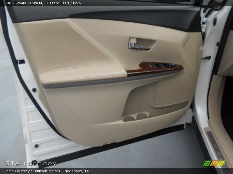 Blizzard Pearl / Ivory 2009 Toyota Venza I4