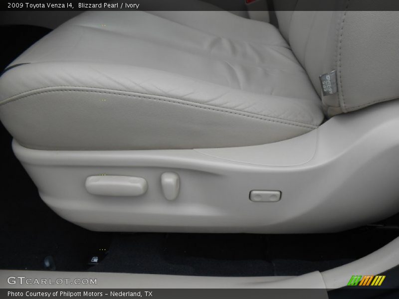 Blizzard Pearl / Ivory 2009 Toyota Venza I4