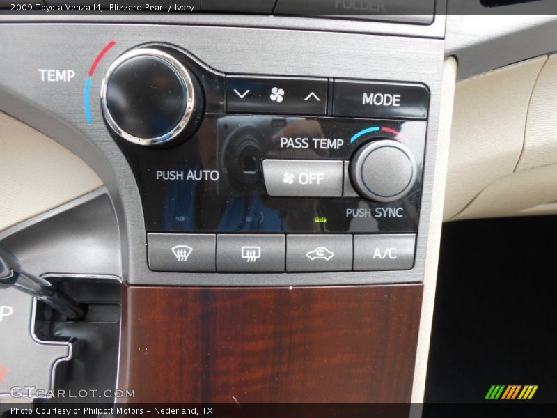 Blizzard Pearl / Ivory 2009 Toyota Venza I4