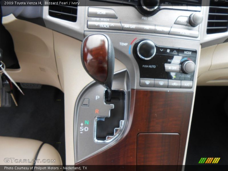 Blizzard Pearl / Ivory 2009 Toyota Venza I4