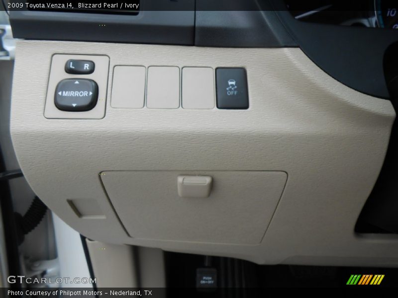 Blizzard Pearl / Ivory 2009 Toyota Venza I4