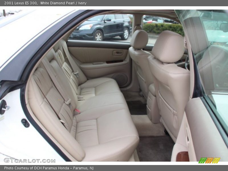 White Diamond Pearl / Ivory 2001 Lexus ES 300