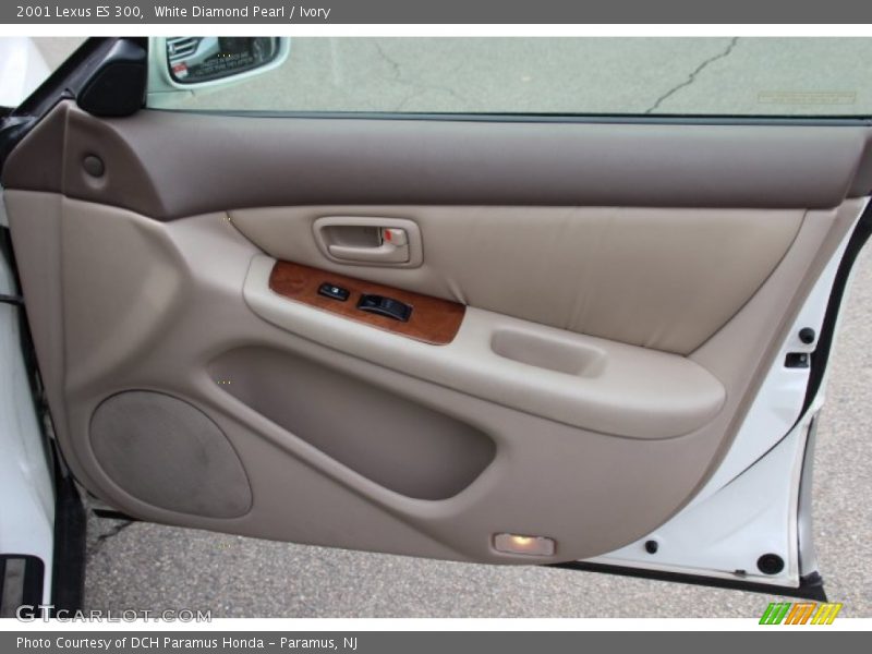 White Diamond Pearl / Ivory 2001 Lexus ES 300