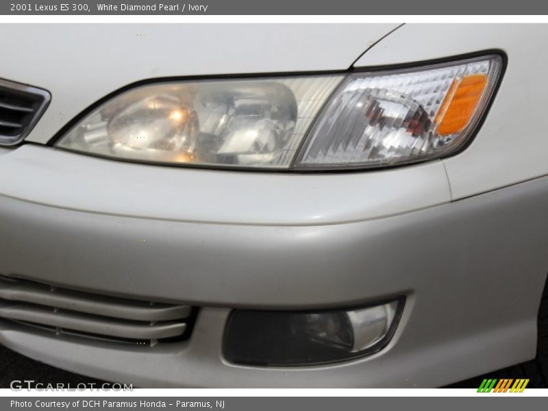White Diamond Pearl / Ivory 2001 Lexus ES 300