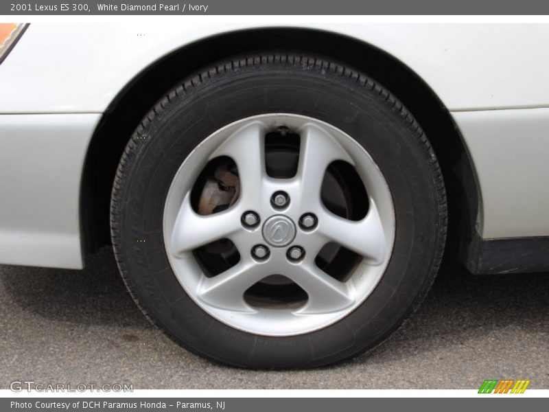 White Diamond Pearl / Ivory 2001 Lexus ES 300