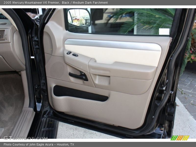 Door Panel of 2005 Mountaineer V6 Premier