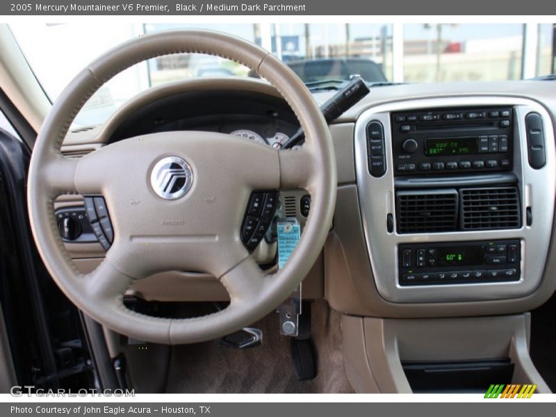 Dashboard of 2005 Mountaineer V6 Premier