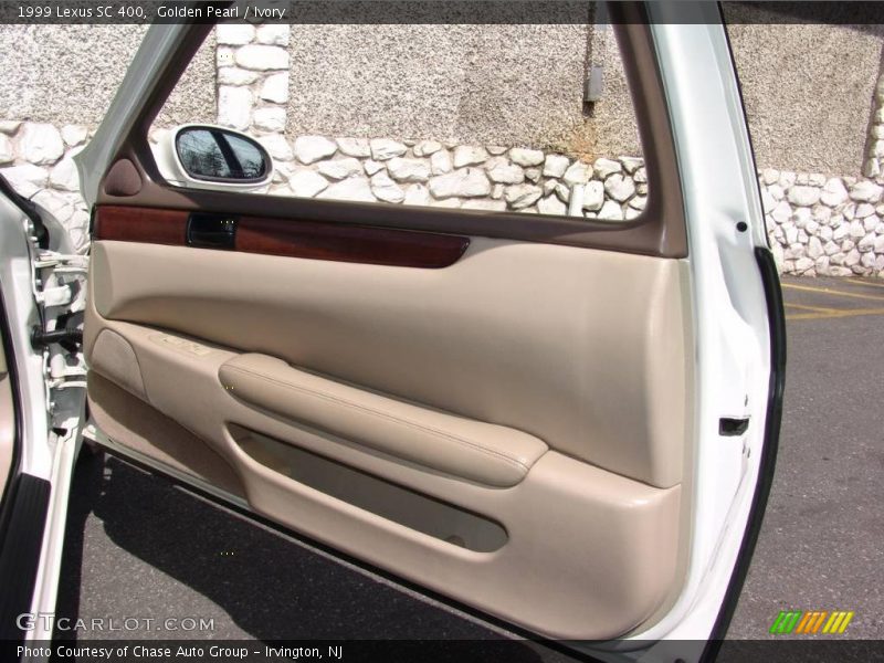 Golden Pearl / Ivory 1999 Lexus SC 400