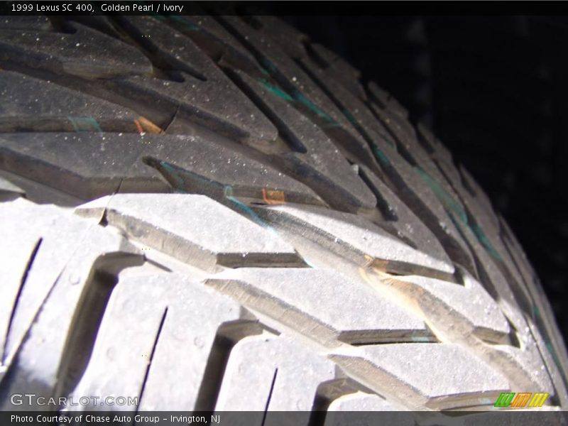 Golden Pearl / Ivory 1999 Lexus SC 400