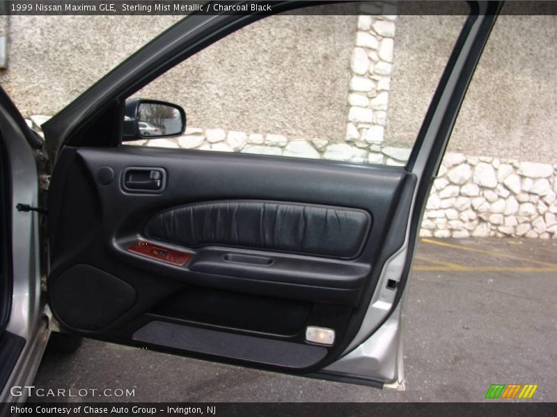 Sterling Mist Metallic / Charcoal Black 1999 Nissan Maxima GLE