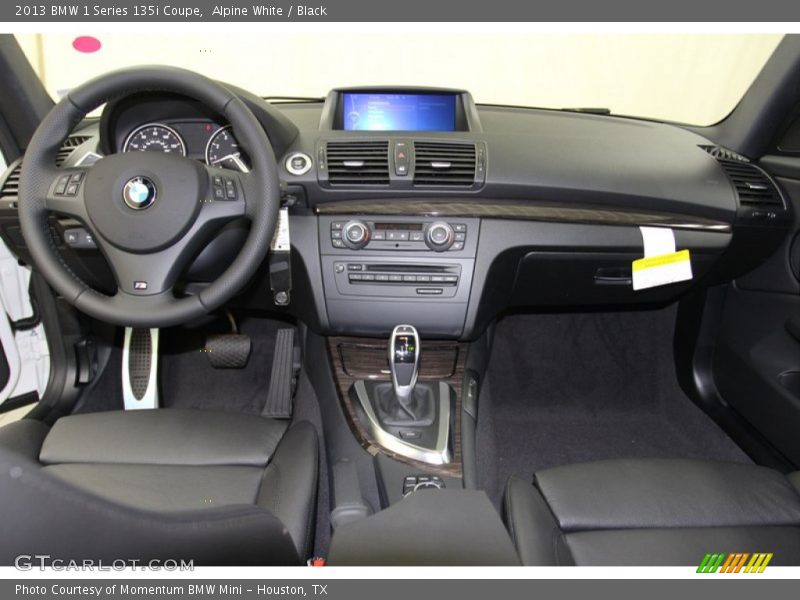Dashboard of 2013 1 Series 135i Coupe