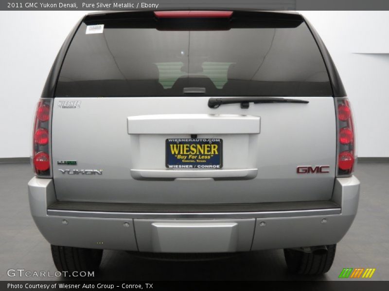 Pure Silver Metallic / Ebony 2011 GMC Yukon Denali