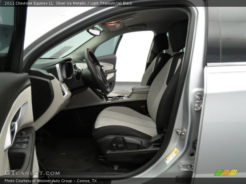 Silver Ice Metallic / Light Titanium/Jet Black 2011 Chevrolet Equinox LS