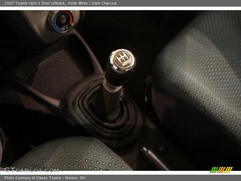 Polar White / Dark Charcoal 2007 Toyota Yaris 3 Door Liftback