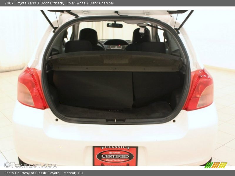 Polar White / Dark Charcoal 2007 Toyota Yaris 3 Door Liftback
