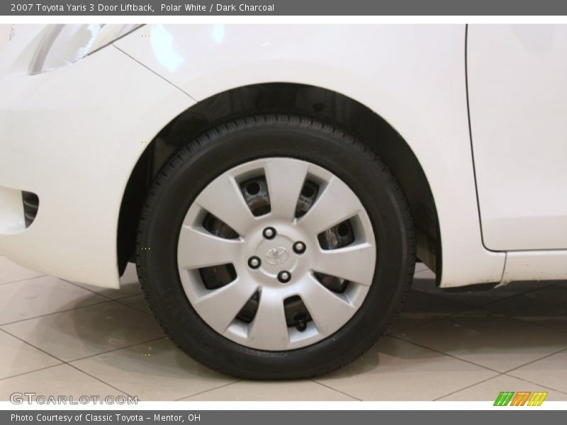 Polar White / Dark Charcoal 2007 Toyota Yaris 3 Door Liftback
