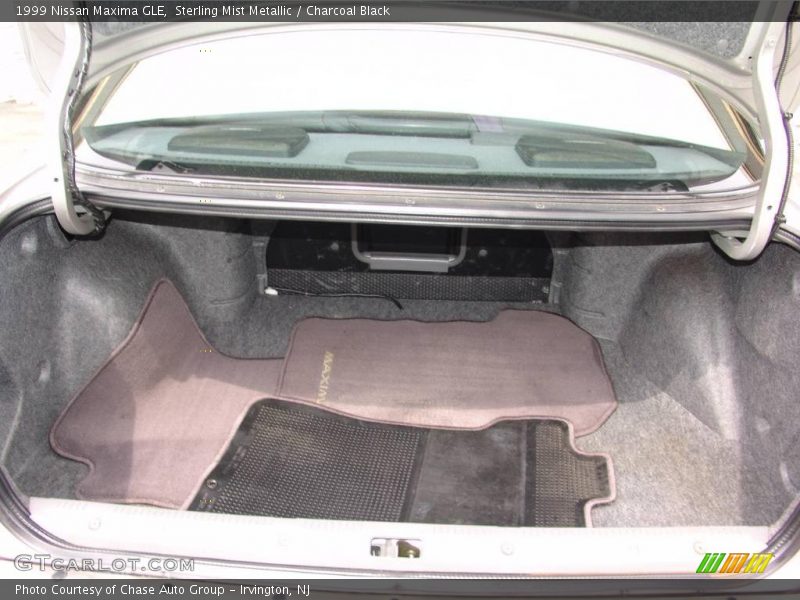 Sterling Mist Metallic / Charcoal Black 1999 Nissan Maxima GLE
