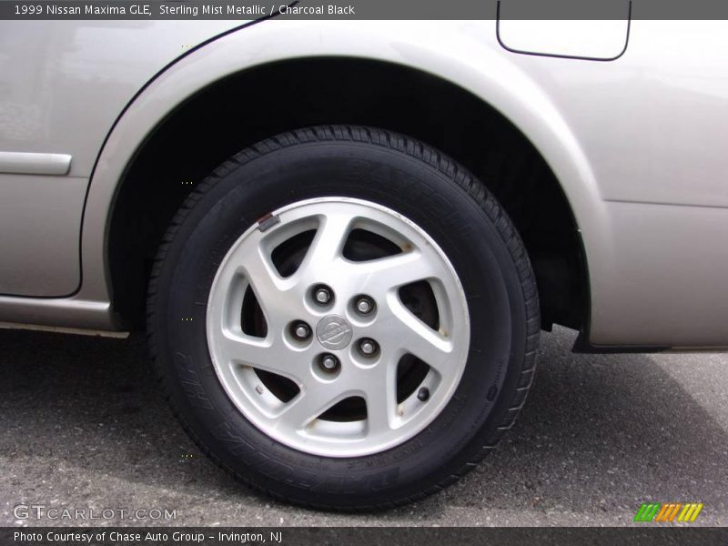 Sterling Mist Metallic / Charcoal Black 1999 Nissan Maxima GLE