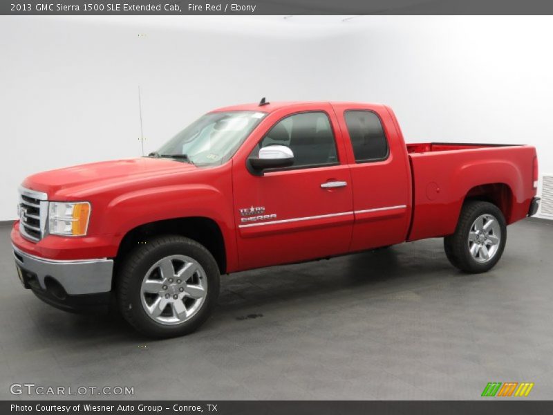 Front 3/4 View of 2013 Sierra 1500 SLE Extended Cab