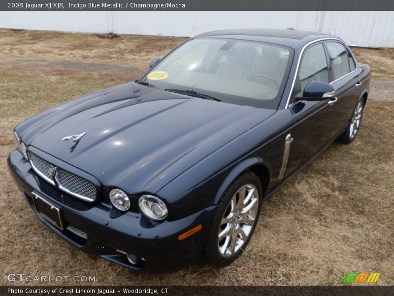 Front 3/4 View of 2008 XJ XJ8