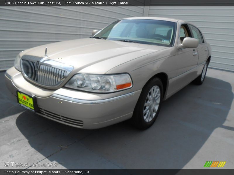 Light French Silk Metallic / Light Camel 2006 Lincoln Town Car Signature