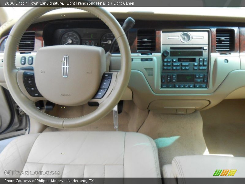 Dashboard of 2006 Town Car Signature