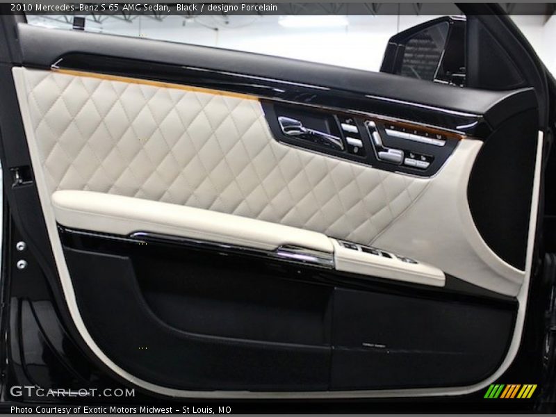Door Panel of 2010 S 65 AMG Sedan