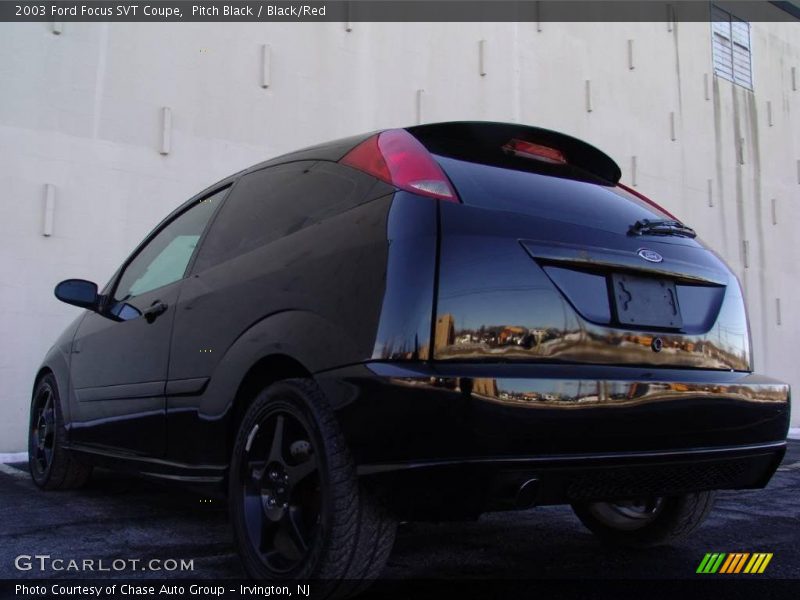Pitch Black / Black/Red 2003 Ford Focus SVT Coupe