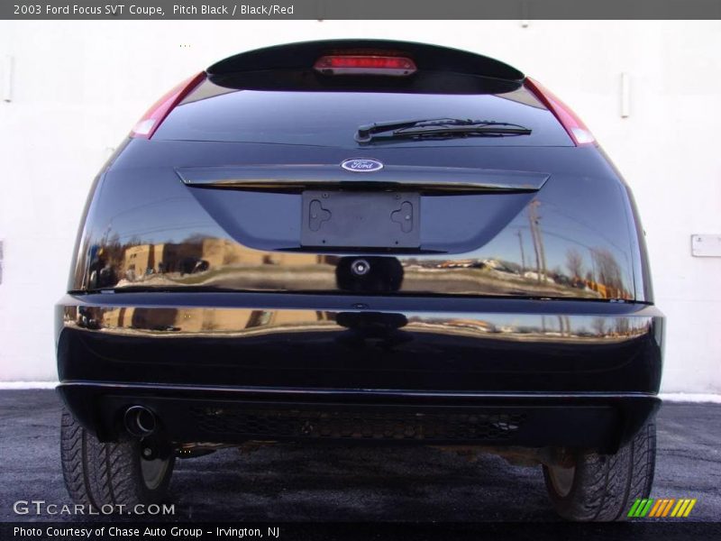 Pitch Black / Black/Red 2003 Ford Focus SVT Coupe