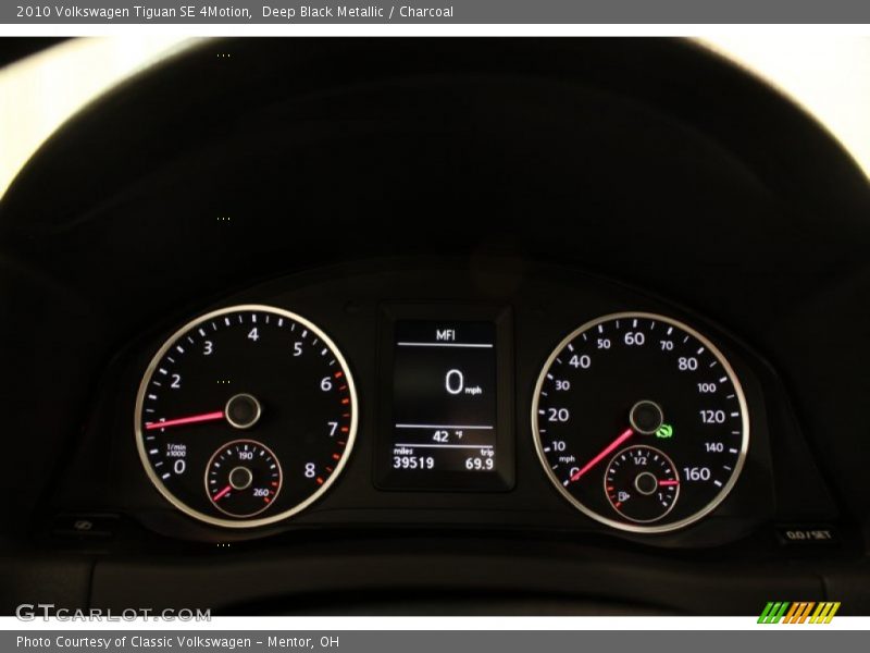 Deep Black Metallic / Charcoal 2010 Volkswagen Tiguan SE 4Motion