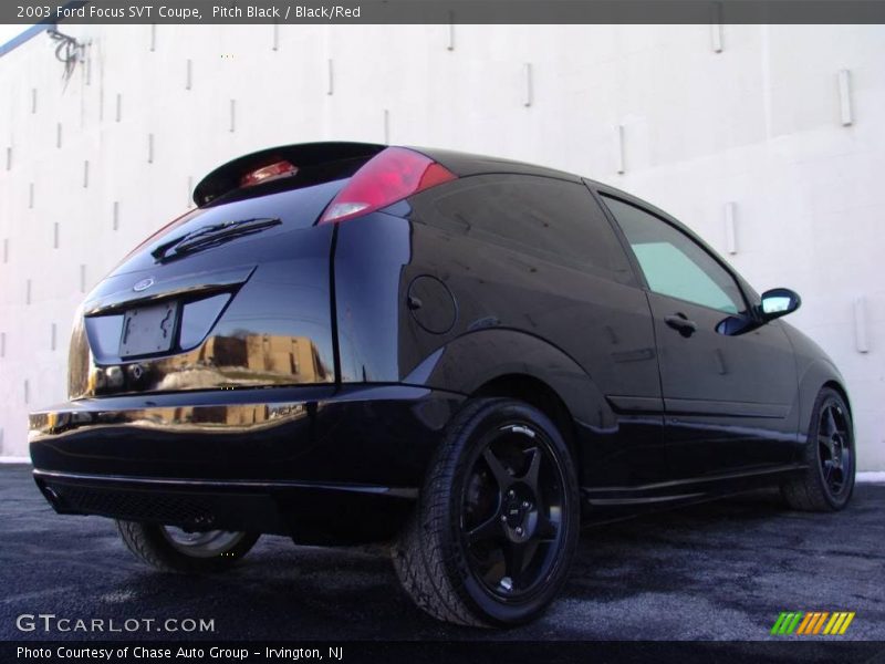 Pitch Black / Black/Red 2003 Ford Focus SVT Coupe