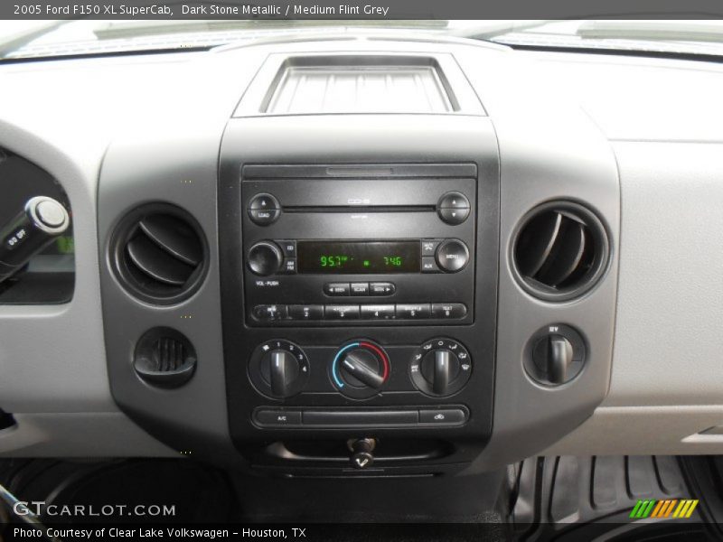 Controls of 2005 F150 XL SuperCab