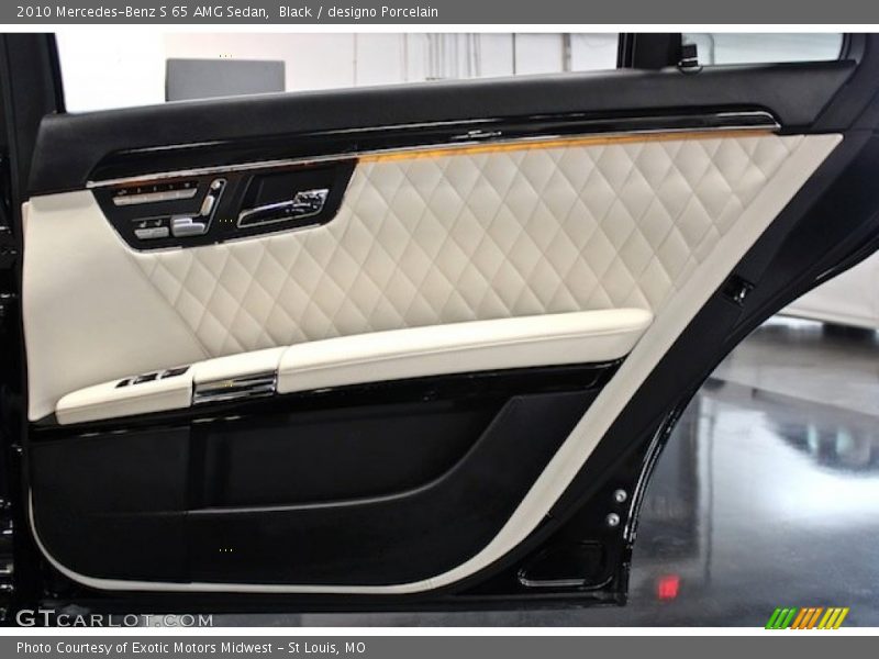 Door Panel of 2010 S 65 AMG Sedan