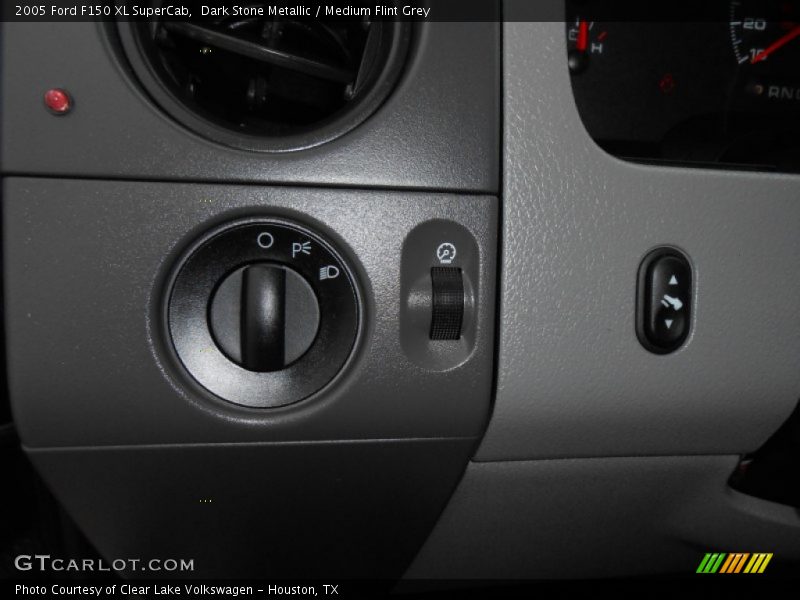 Dark Stone Metallic / Medium Flint Grey 2005 Ford F150 XL SuperCab