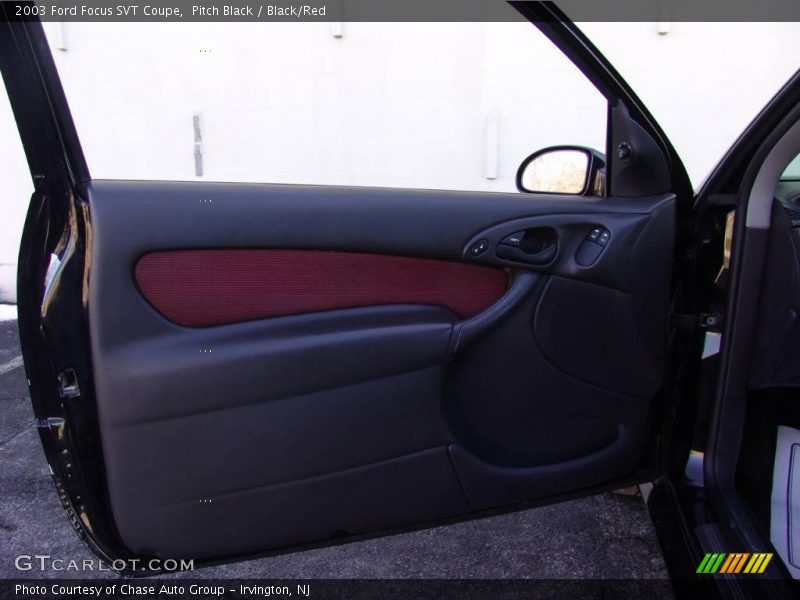 Pitch Black / Black/Red 2003 Ford Focus SVT Coupe
