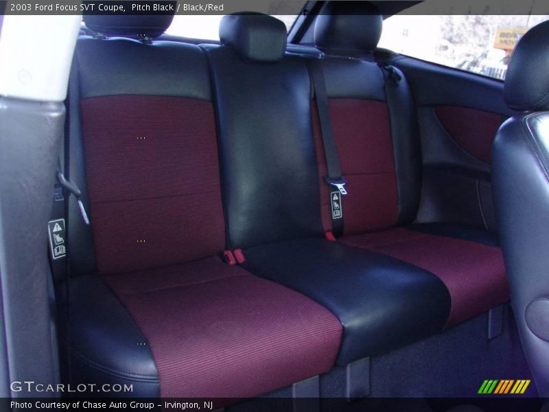 Pitch Black / Black/Red 2003 Ford Focus SVT Coupe