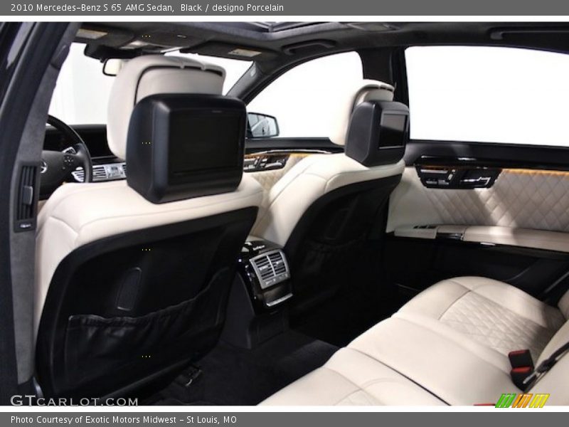Entertainment System of 2010 S 65 AMG Sedan
