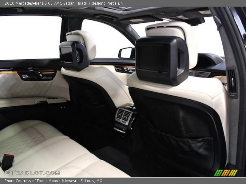 Entertainment System of 2010 S 65 AMG Sedan