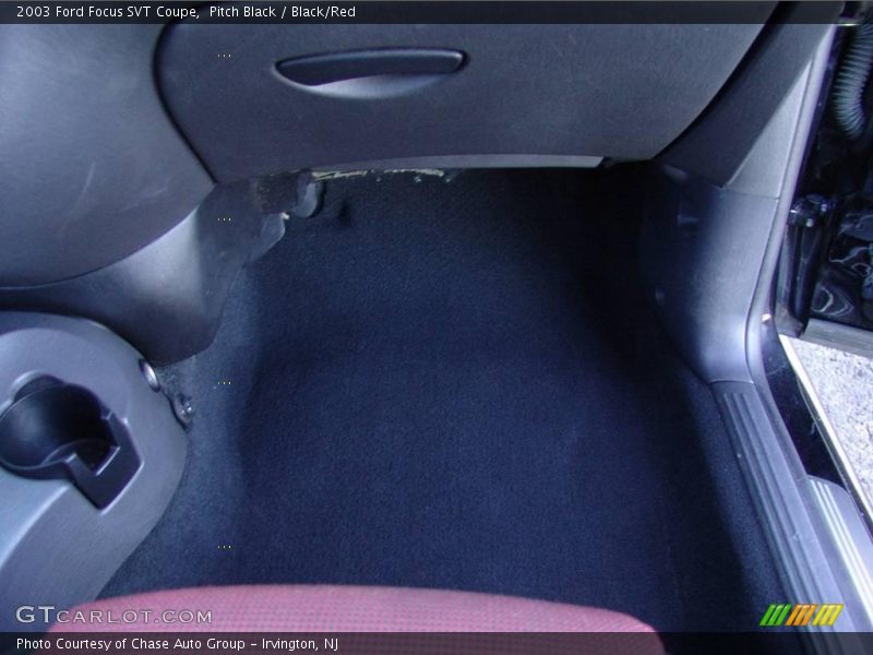 Pitch Black / Black/Red 2003 Ford Focus SVT Coupe