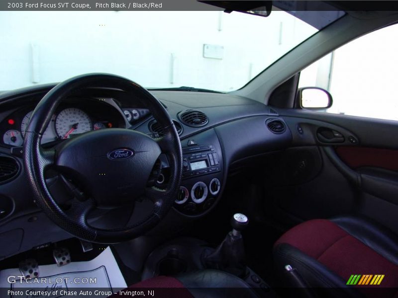 Pitch Black / Black/Red 2003 Ford Focus SVT Coupe